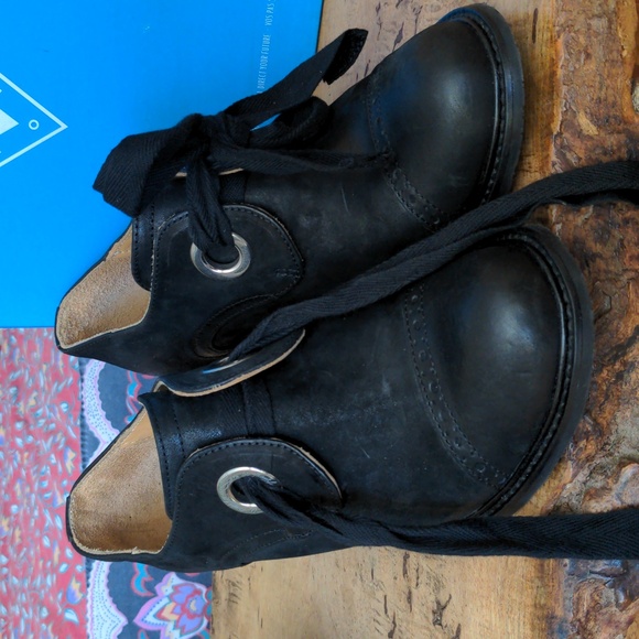Fluevog Templeton Sz 8 Black - Picture 2 of 9